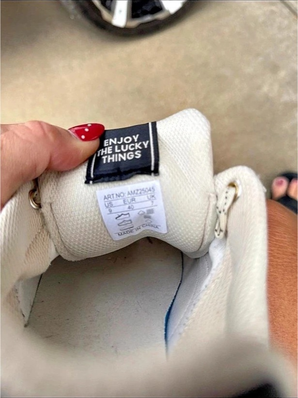 Women's White & Black US 8.5 Sneakers